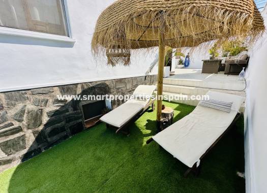 Wederverkoop - Detached Villa - La Marina - Urbanización La Marina