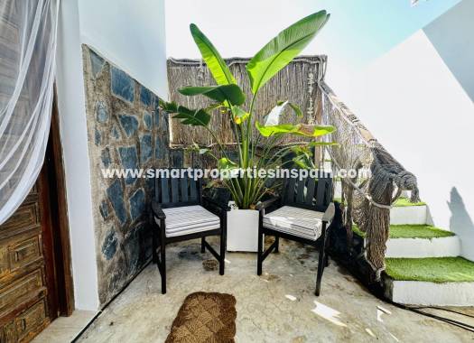 Wederverkoop - Detached Villa - La Marina - Urbanización La Marina