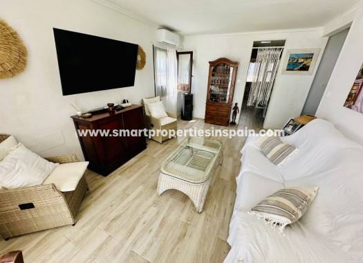 Wederverkoop - Detached Villa - La Marina - Urbanización La Marina