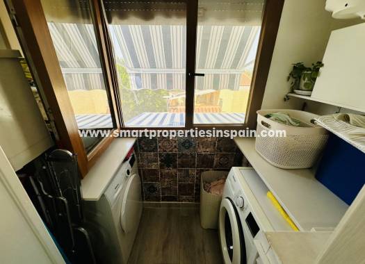 Wederverkoop - Detached Villa - La Marina - Urbanización La Marina