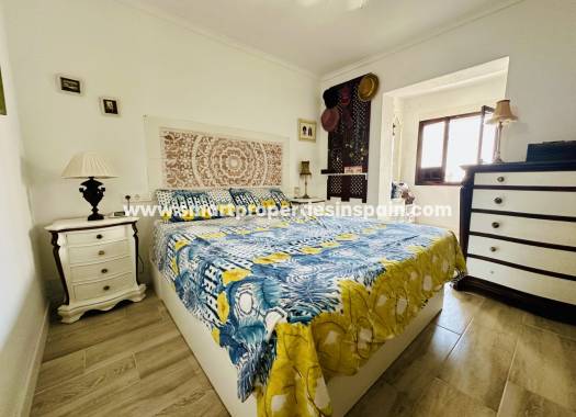 Wederverkoop - Detached Villa - La Marina - Urbanización La Marina