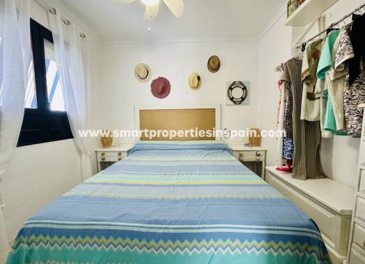Wederverkoop - Detached Villa - La Marina - Urbanización La Marina