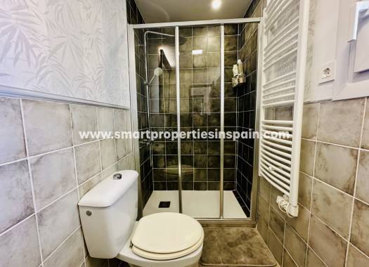 Wederverkoop - Detached Villa - La Marina - Urbanización La Marina