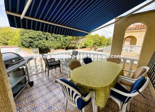 Wederverkoop - Detached Villa - La Marina - Urbanización La Marina
