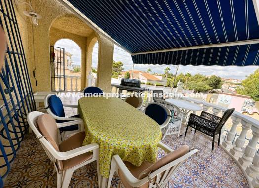 Wederverkoop - Detached Villa - La Marina - Urbanización La Marina