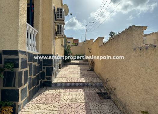 Wederverkoop - Detached Villa - La Marina - Urbanización La Marina