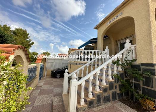 Wederverkoop - Detached Villa - La Marina - Urbanización La Marina