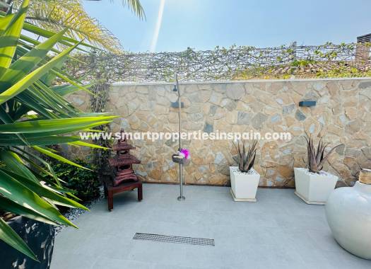 Wederverkoop - Detached Villa - La Marina - Urbanización La Marina