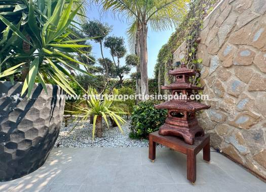 Wederverkoop - Detached Villa - La Marina - Urbanización La Marina