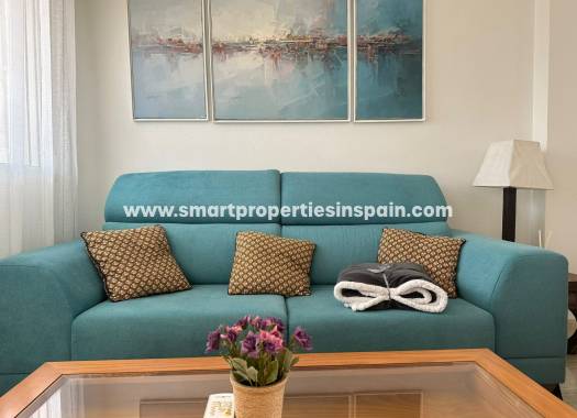 Wederverkoop - Detached Villa - La Marina - Urbanización La Marina