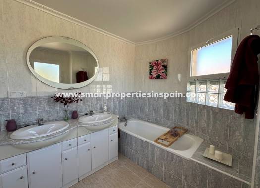 Wederverkoop - Detached Villa - La Marina - Urbanización La Marina