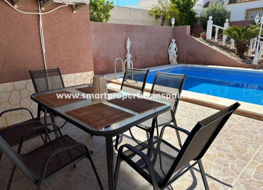 Wederverkoop - Detached Villa - La Marina - Urbanización La Marina