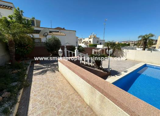 Wederverkoop - Detached Villa - La Marina - Urbanización La Marina