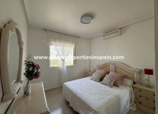 Wederverkoop - Detached Villa - La Marina - Urbanización La Marina