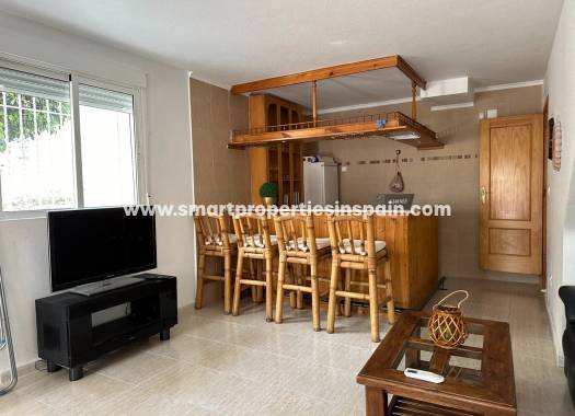 Wederverkoop - Detached Villa - La Marina - Urbanización La Marina
