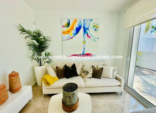 Reventa - Chalet Independiente - La Marina - Urbanización La Marina