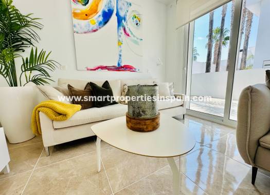 Reventa - Chalet Independiente - La Marina - Urbanización La Marina