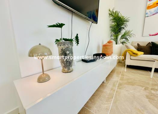 Reventa - Chalet Independiente - La Marina - Urbanización La Marina