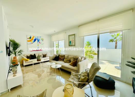 Reventa - Chalet Independiente - La Marina - Urbanización La Marina