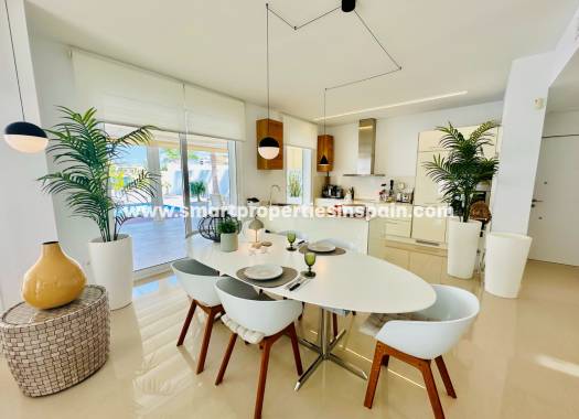 Reventa - Chalet Independiente - La Marina - Urbanización La Marina