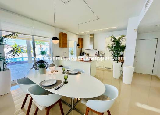 Reventa - Chalet Independiente - La Marina - Urbanización La Marina