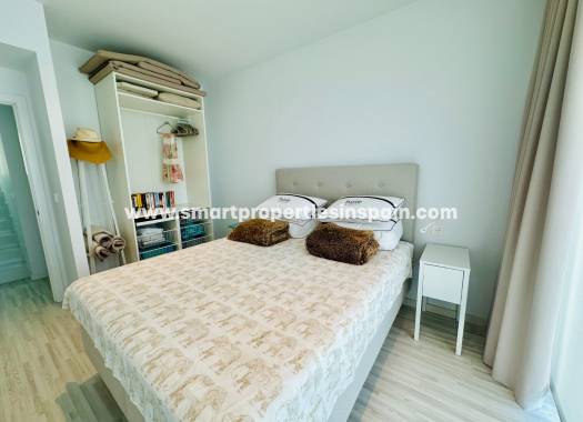 Reventa - Chalet Independiente - La Marina - Urbanización La Marina