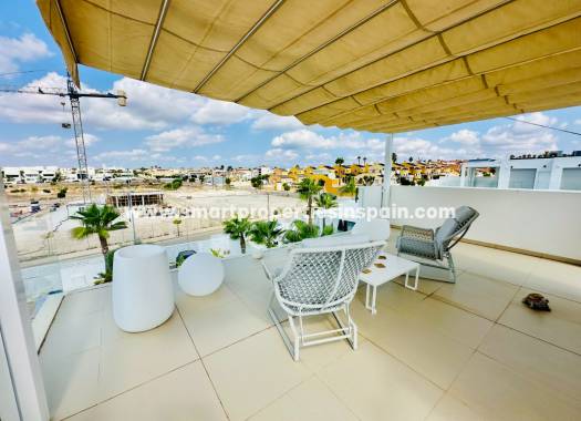Reventa - Chalet Independiente - La Marina - Urbanización La Marina