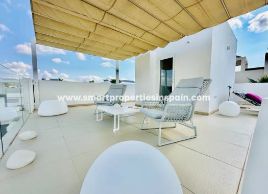 Reventa - Chalet Independiente - La Marina - Urbanización La Marina