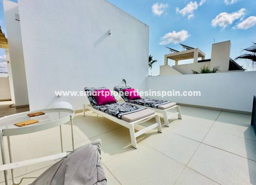 Reventa - Chalet Independiente - La Marina - Urbanización La Marina