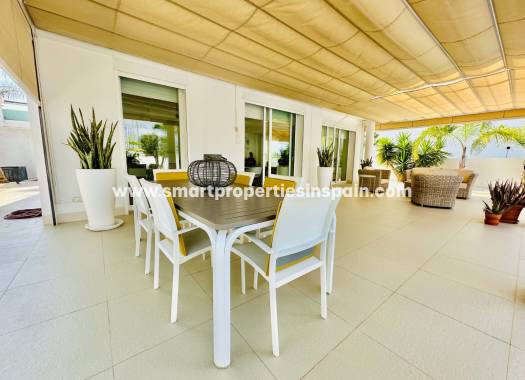 Reventa - Chalet Independiente - La Marina - Urbanización La Marina