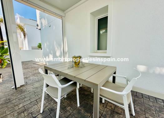 Reventa - Chalet Independiente - La Marina - Urbanización La Marina