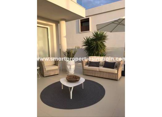 Reventa - Chalet Independiente - La Marina - Urbanización La Marina