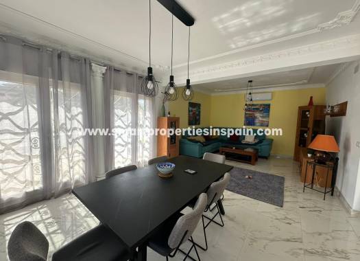 Resale - Detached Villa - La Marina - Urbanización La Marina