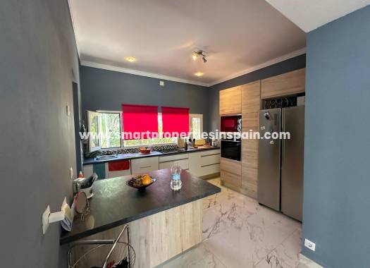 Resale - Detached Villa - La Marina - Urbanización La Marina
