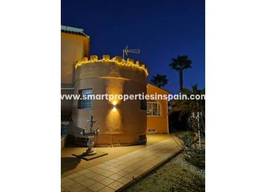 Wederverkoop - Detached Villa - La Marina - Urbanización La Marina