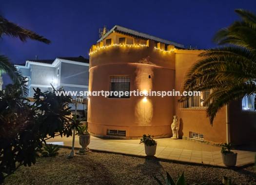 Wederverkoop - Detached Villa - La Marina - Urbanización La Marina