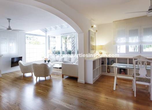 woonkamer en eetkamer