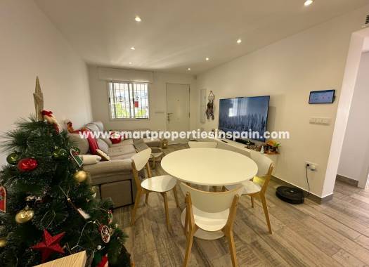 Wederverkoop - Semi Detached Villa - La Marina - Urbanización La Marina