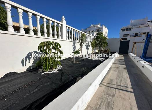 Wederverkoop - Semi Detached Villa - La Marina - Urbanización La Marina