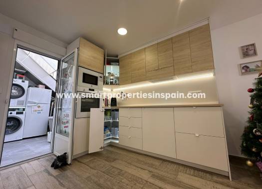 Wederverkoop - Semi Detached Villa - La Marina - Urbanización La Marina