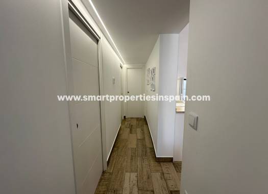 Wederverkoop - Semi Detached Villa - La Marina - Urbanización La Marina