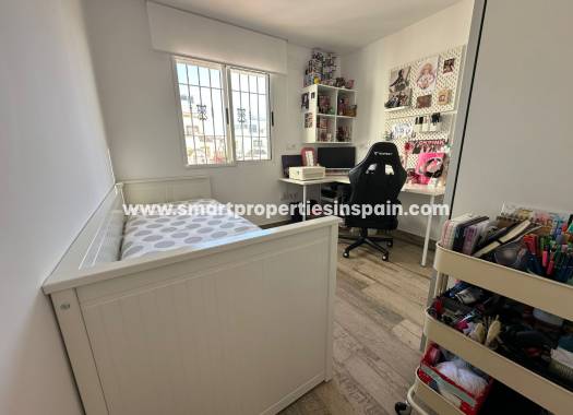 Wederverkoop - Semi Detached Villa - La Marina - Urbanización La Marina