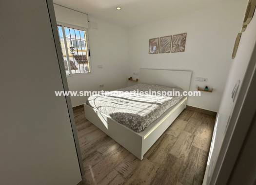 Wederverkoop - Semi Detached Villa - La Marina - Urbanización La Marina