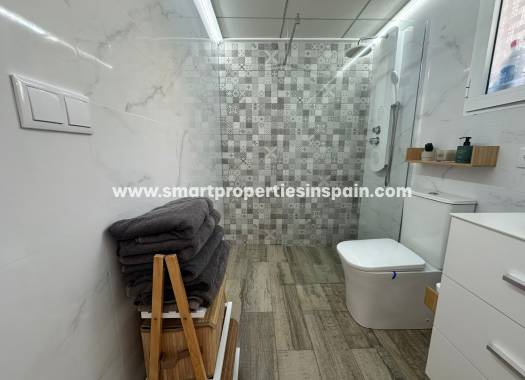 Wederverkoop - Semi Detached Villa - La Marina - Urbanización La Marina