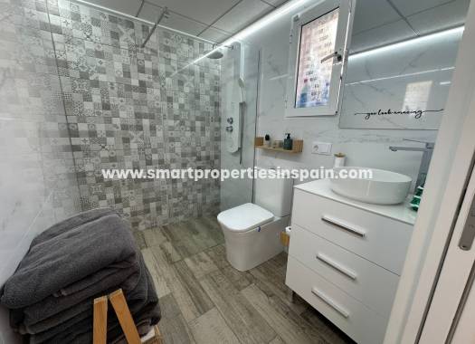 Wederverkoop - Semi Detached Villa - La Marina - Urbanización La Marina