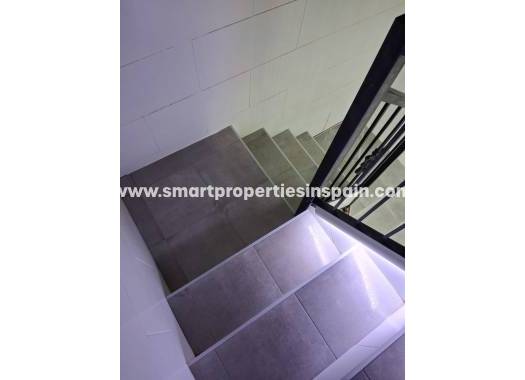 Wederverkoop - Semi Detached Villa - La Marina - Urbanización La Marina