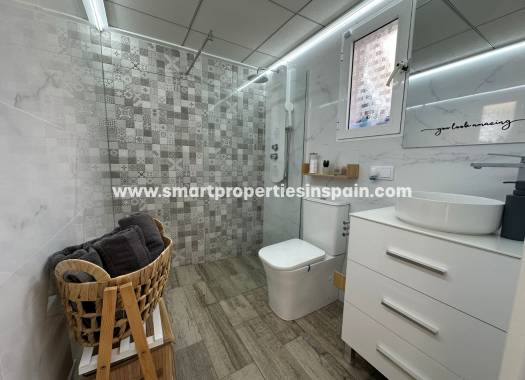 Wiederverkauf - Semi Detached Villa - La Marina - Urbanización La Marina