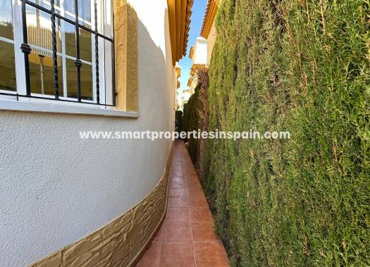 Resale - Detached Villa - La Marina - Urbanización La Marina