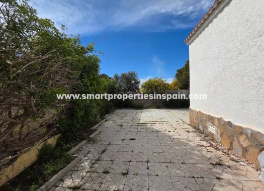 Alquiler Larga Estancia - Chalet Independiente - La Marina - Urbanización La Marina