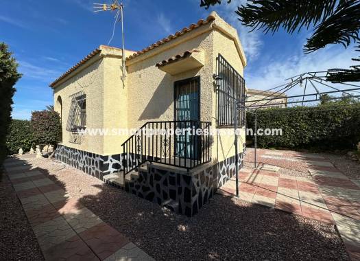 Reventa - Chalet Independiente - La Marina - Urbanización La Marina